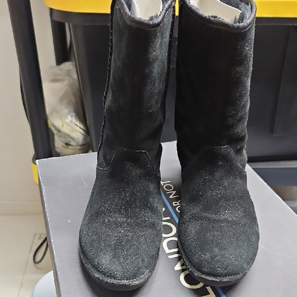 London Fog Black Suede Boots